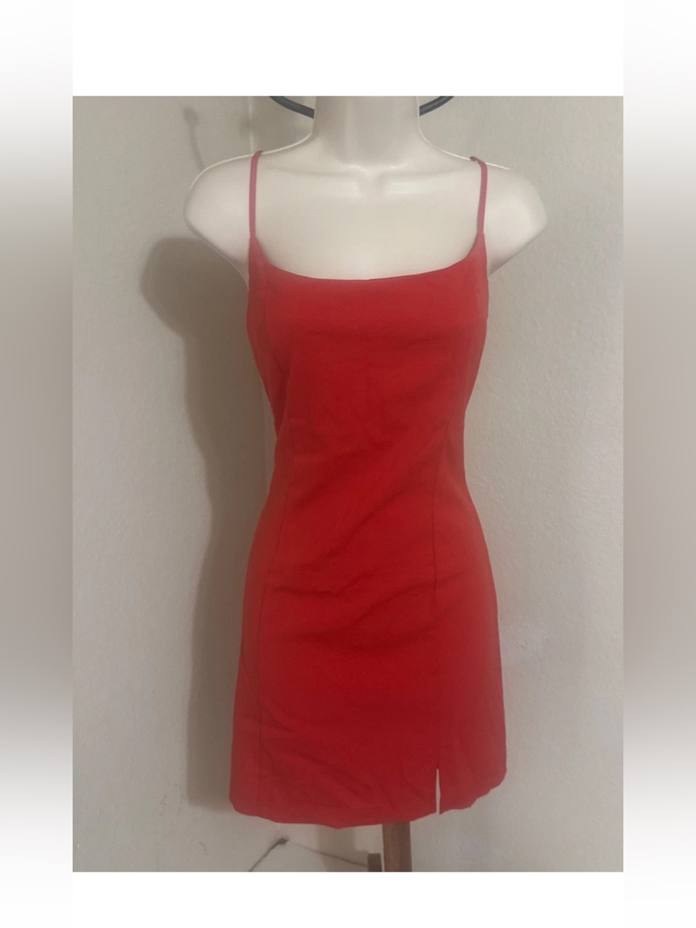 Forever 21 Spaghetti Strap Dress – Fitted Knee‑Length, Elegant Size Medium